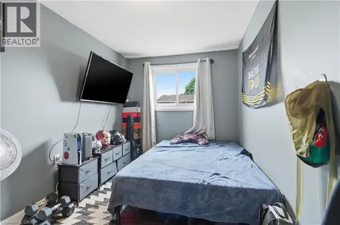 11 Harrisford Street Hamilton ON L8K 6L7