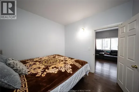 894 University Avenue Windsor ON N9A 2Z9