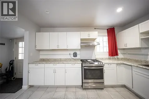 894 University Avenue Windsor ON N9A 2Z9