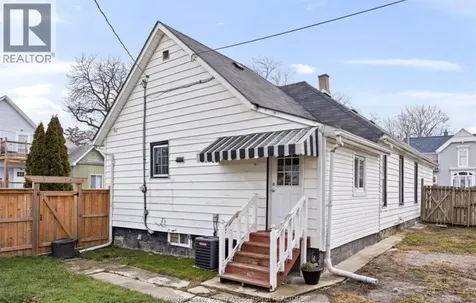 894 University Avenue Windsor ON N9A 2Z9
