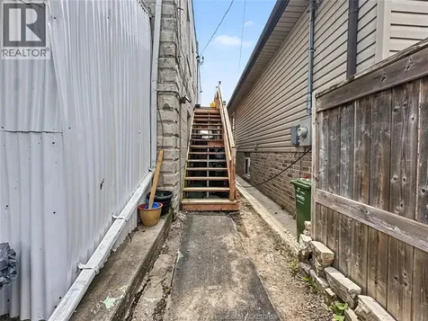 800-808 Shepherd Street East Windsor ON N8X 2K9