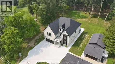 2490 Todd Lane Lasalle ON N9H 1K5