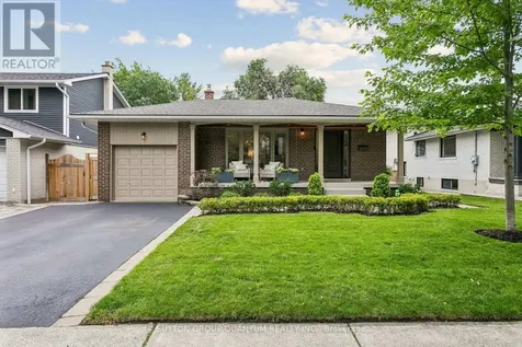 1944 Lenarthur Drive Mississauga (clarkson) ON L5J 2J2