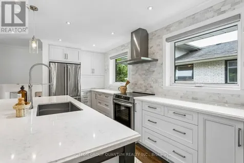 1944 Lenarthur Drive Mississauga (clarkson) ON L5J 2J2