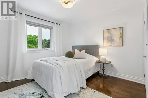 1944 Lenarthur Drive Mississauga (clarkson) ON L5J 2J2