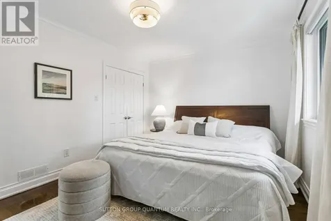 1944 Lenarthur Drive Mississauga (clarkson) ON L5J 2J2