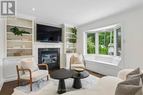 1944 Lenarthur Drive Mississauga (clarkson) ON L5J 2J2
