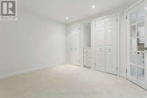 1944 Lenarthur Drive Mississauga (clarkson) ON L5J 2J2