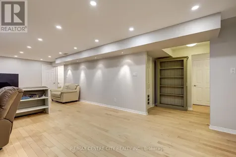 24 Schreyer Drive St. Thomas ON N5R 6E8
