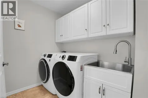 31 Townsend Drive Breslau ON N0B 1M0