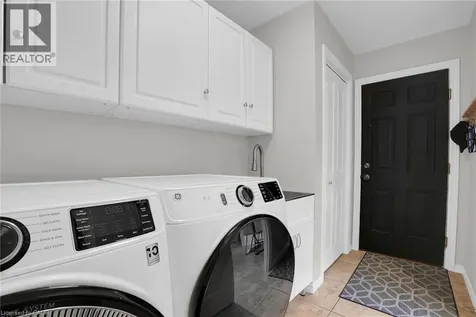 31 Townsend Drive Breslau ON N0B 1M0