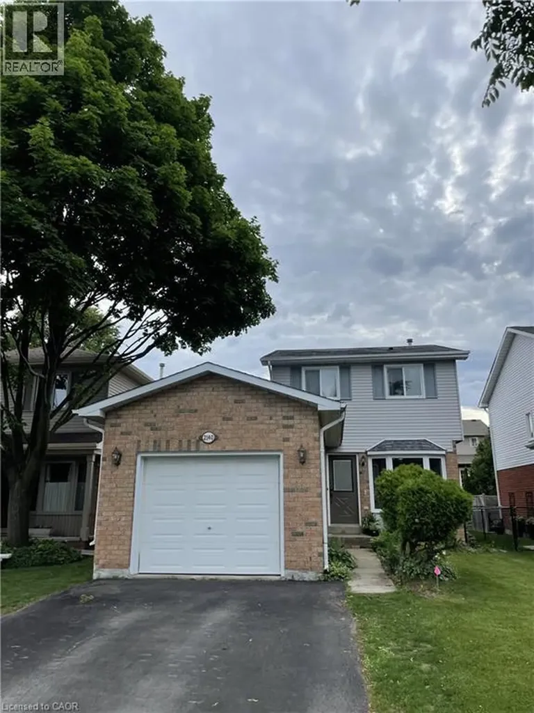 2140 Clipper Crescent Burlington ON L7M 2P8