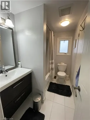 2140 Clipper Crescent Burlington ON L7M 2P8