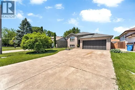 752 Helena Crescent Belle River ON N8L 0L1