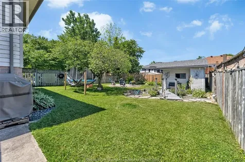 752 Helena Crescent Belle River ON N8L 0L1