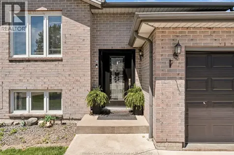 752 Helena Crescent Belle River ON N8L 0L1