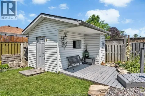 752 Helena Crescent Belle River ON N8L 0L1
