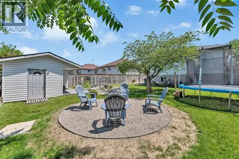 752 Helena Crescent Belle River ON N8L 0L1