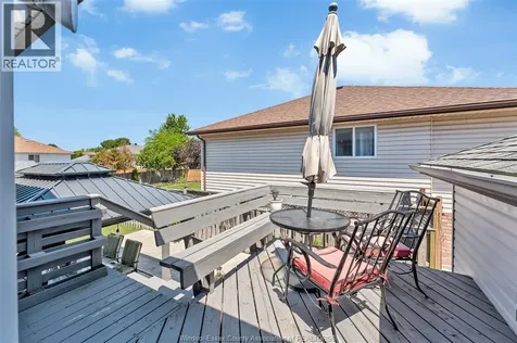 752 Helena Crescent Belle River ON N8L 0L1