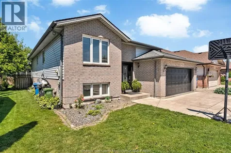 752 Helena Crescent Belle River ON N8L 0L1