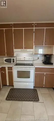 588 Irvine Avenue Windsor ON N8X 2T2