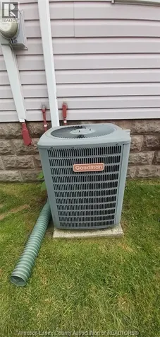 588 Irvine Avenue Windsor ON N8X 2T2