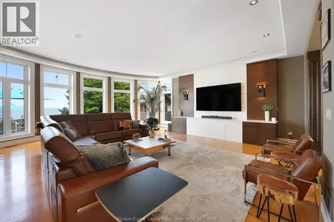 1740 Caille Avenue Lakeshore ON N8L 0J5