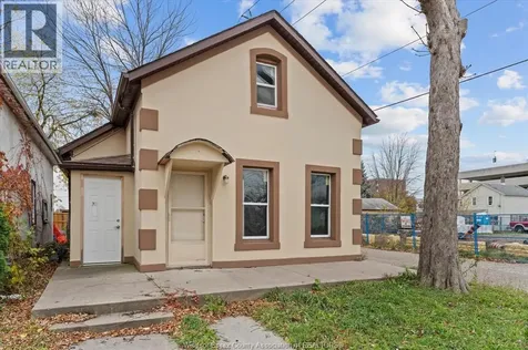559 Chatham Street East Windsor ON N9A 2X2