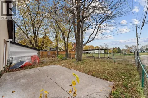 559 Chatham Street East Windsor ON N9A 2X2