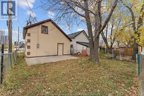 559 Chatham Street East Windsor ON N9A 2X2