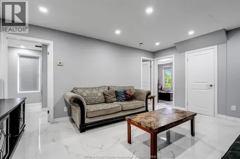 559 Chatham Street East Windsor ON N9A 2X2