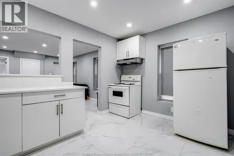 559 Chatham Street East Windsor ON N9A 2X2