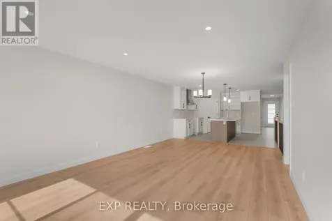 995 Katia Street The Nation ON K0A 2M0