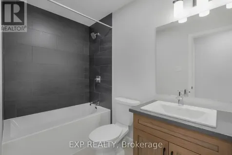 995 Katia Street The Nation ON K0A 2M0