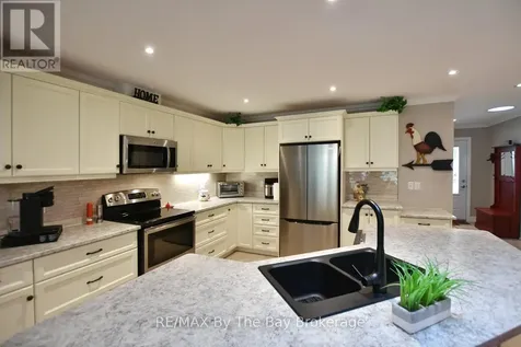 12 New York Avenue Wasaga Beach ON L9Z 3A8