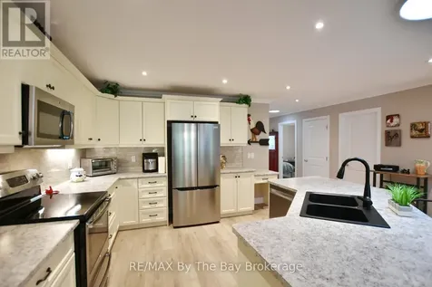 12 New York Avenue Wasaga Beach ON L9Z 3A8