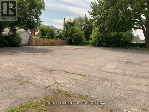 305 Baldwin Avenue Cornwall ON K6H 4J6