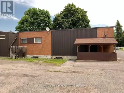305 Baldwin Avenue Cornwall ON K6H 4J6