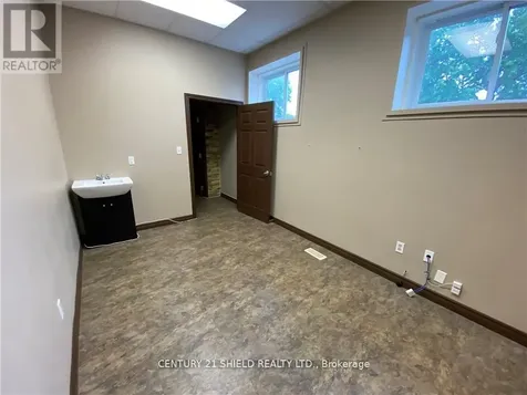 305 Baldwin Avenue Cornwall ON K6H 4J6