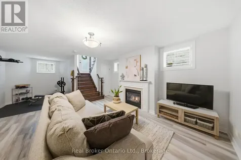 419 Rideau River Street Waterloo ON N2V 2Y4