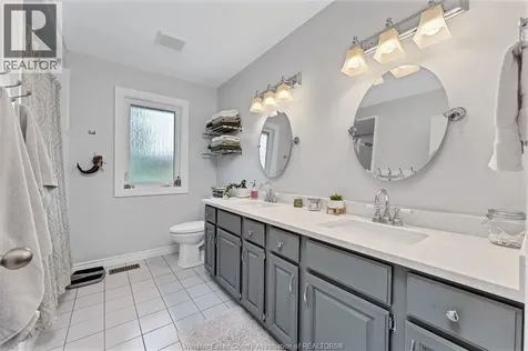 12311 Verdant Court Tecumseh ON N9K 1B4