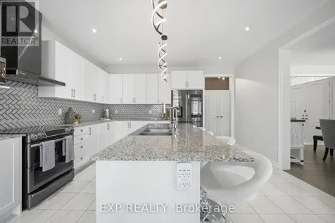 13 Arksey Street Whitby ON L1P 0G5