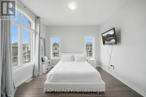 13 Arksey Street Whitby ON L1P 0G5