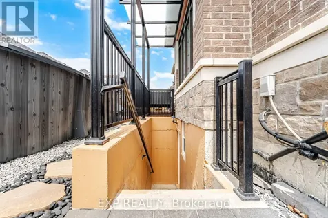 13 Arksey Street Whitby ON L1P 0G5