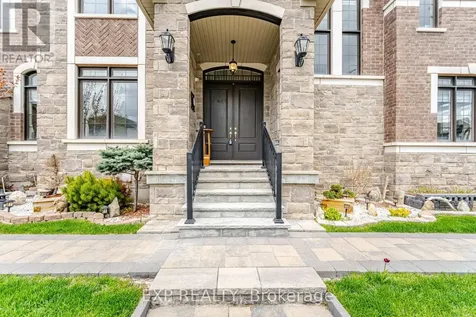 13 Arksey Street Whitby ON L1P 0G5