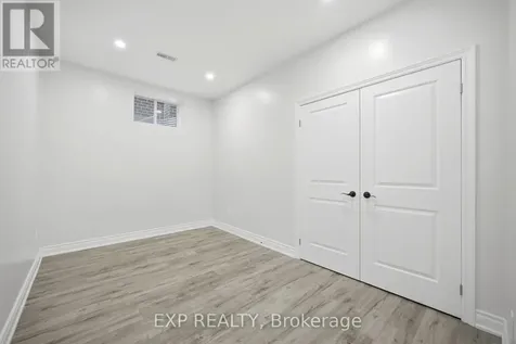 13 Arksey Street Whitby ON L1P 0G5