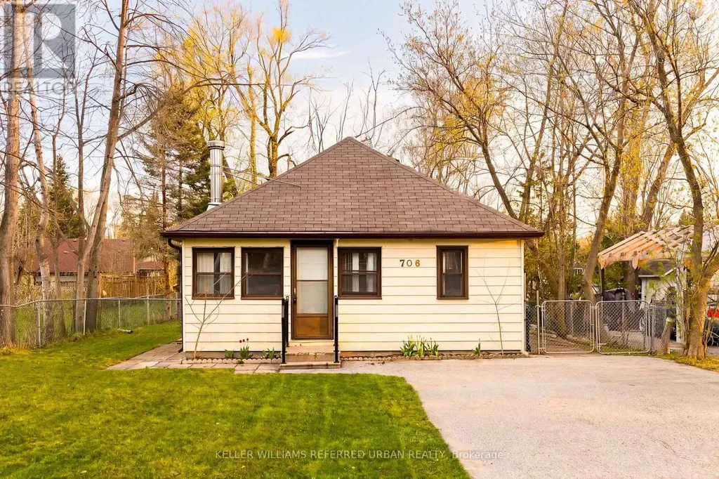 706 Chestnut Street Innisfil ON L9S 2H8