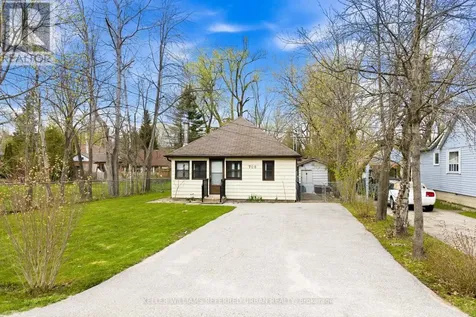 706 Chestnut Street Innisfil ON L9S 2H8