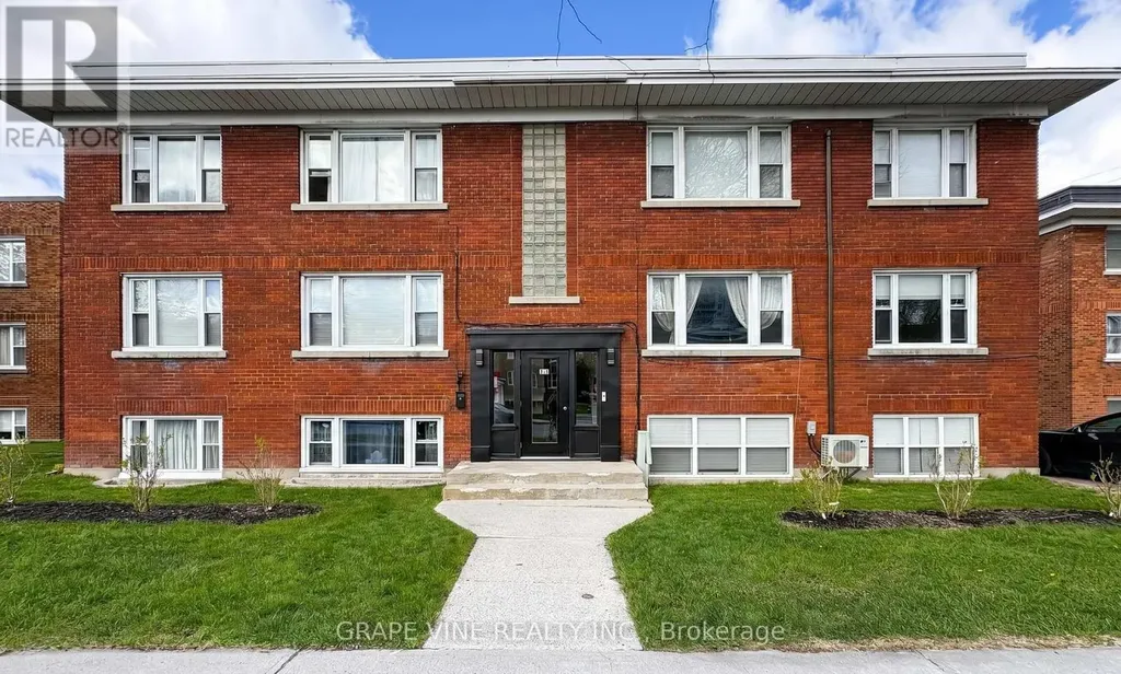 824 Kirkwood Avenue Ottawa ON K1Z 5Y2
