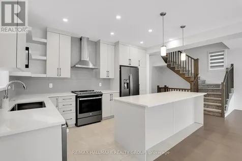 441 Turmeric Court Ottawa ON K2S 2X8